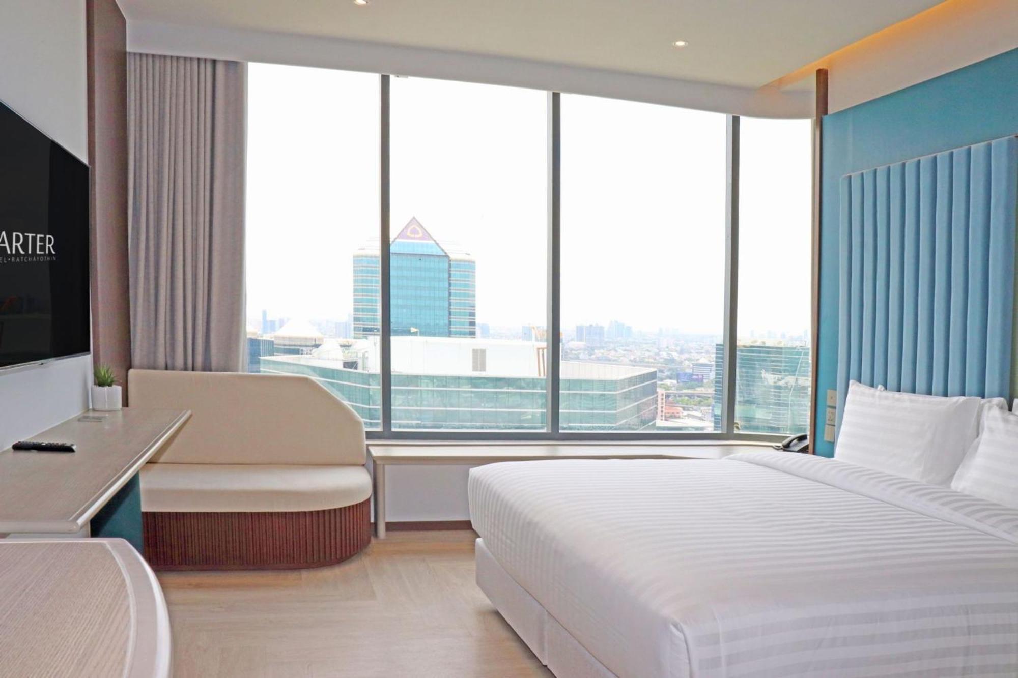 Hotel The Quarter Ratchayothin By Uhg Bangkok Exterior foto