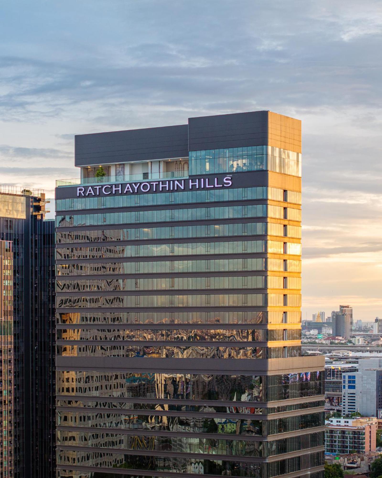 Hotel The Quarter Ratchayothin By Uhg Bangkok Exterior foto